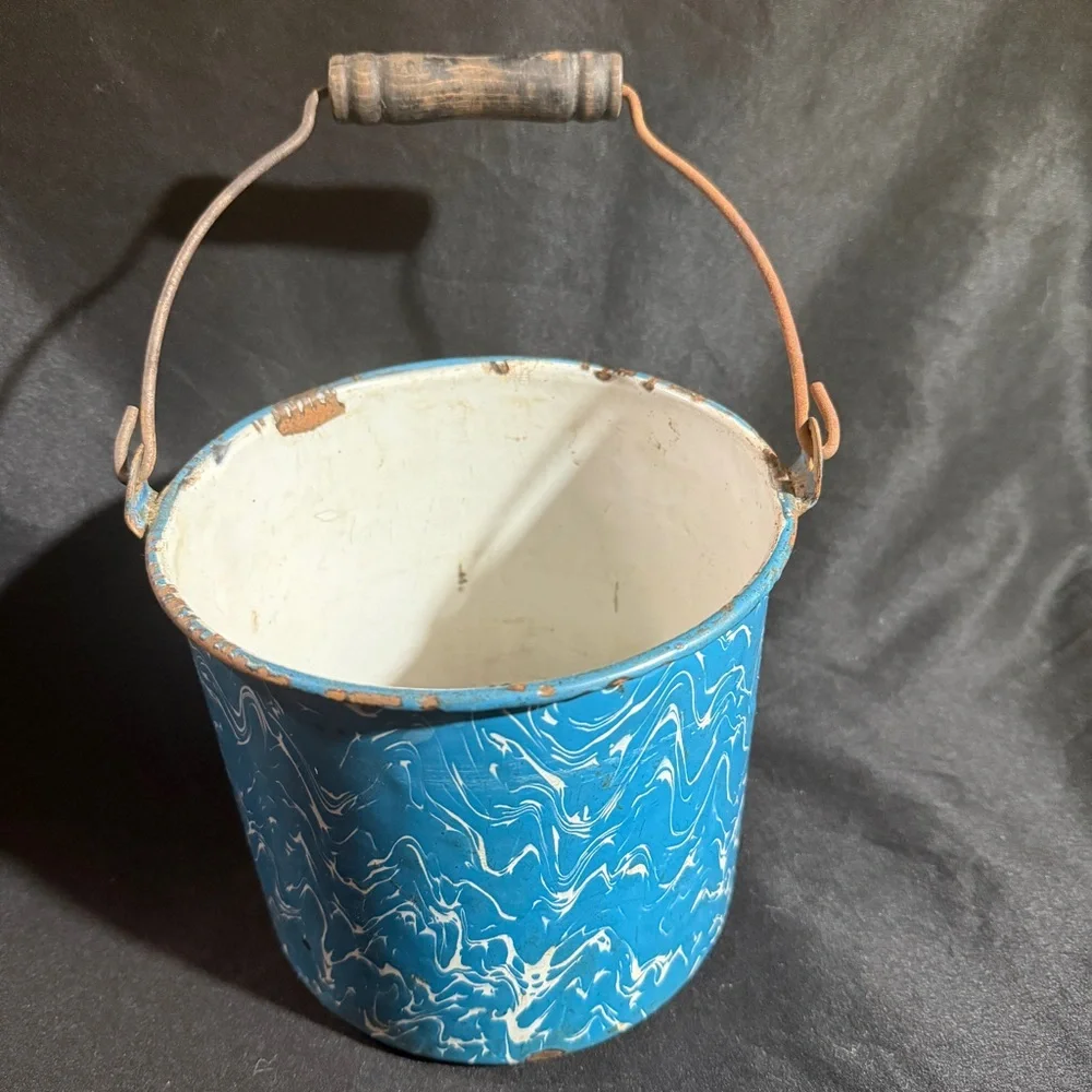 Vintage blue and white splatterware Enamel Bucket with wooden handle